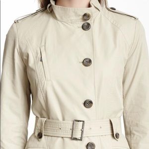 Cole Haan BLACK Belted Raincoat in Size M.